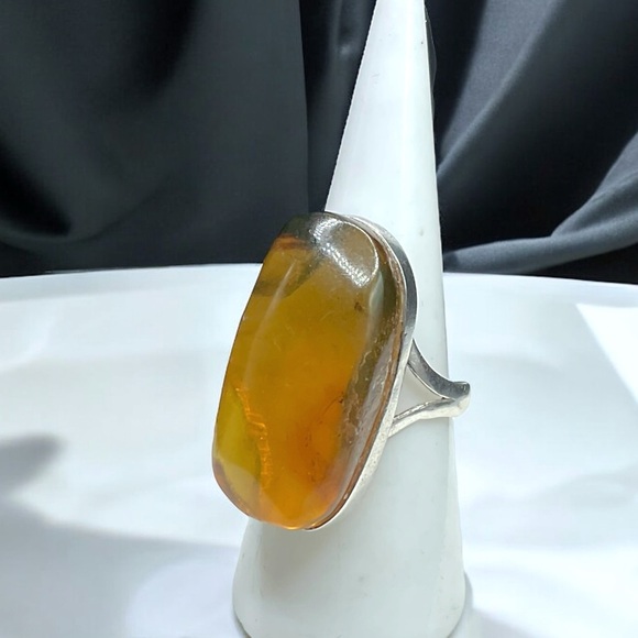 Vintage Jewelry - 🌺HUGE Vintage Sterling & Ambe Ring